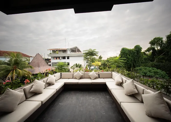 Padang Padang 3* أُلُواتو