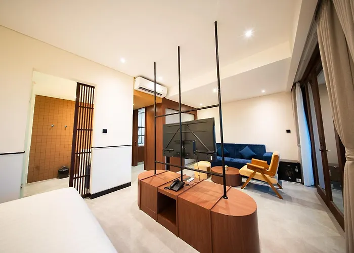 Padang Padang Hotel Uluwatu