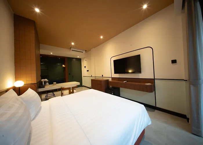 Hotel Padang Padang