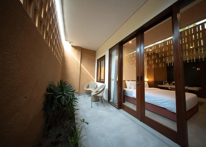 Padang Padang Hotel 3*